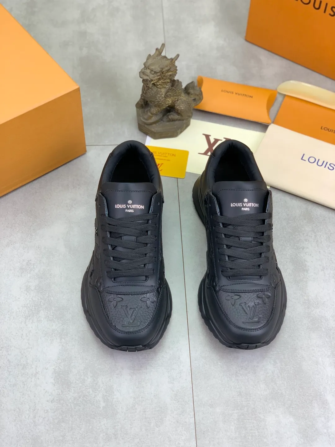 Men's men's shoes P680 new style 💶[LOUIS VUITTON] (original order) new style 🍀LV Louis Vuitton * - top version of LV classic trendy shoes! Use imported original cowhide and water-dyed cowhide lining. The latest original wear-resistant TPU combination outsole! High quality products! Multiple colors available, code number: 38-44 (45 46 customized)